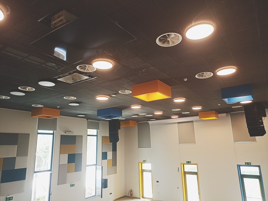 MESH suspended ceiling construction in the new A.M.E.A. building.